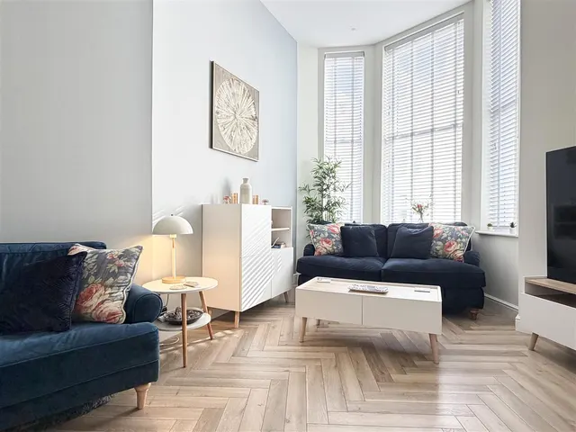 Photo 3 — 25 Burlington Place, Eastbourne, BN21 4FF