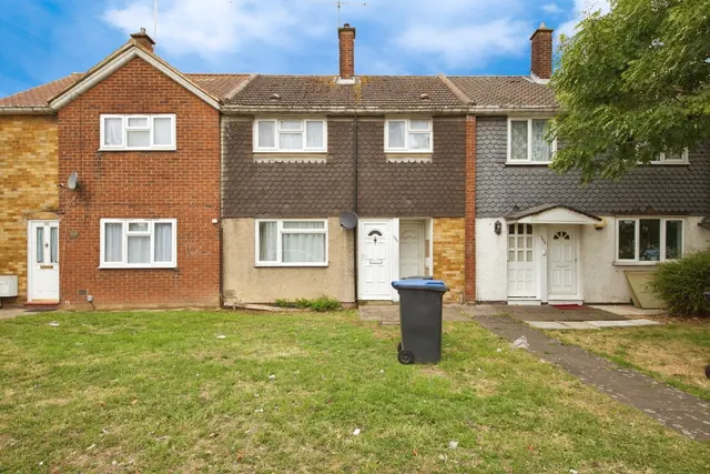 Montagu Road, London, N9, photo 1
