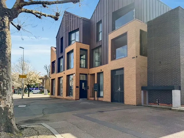 Crownfield Road, London, E15, photo 2