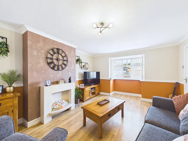 Lymington Road, Mansfield, NG19, photo 2