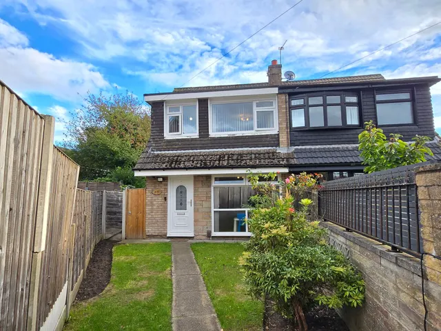Redesmere Close, Altrincham, photo 1
