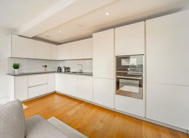 Winchester Street, Acton, W3, photo 3