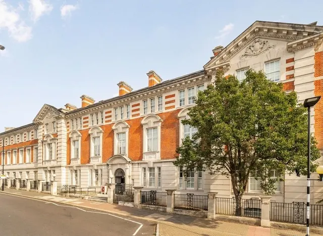 Winchester Street, Acton, W3, photo 1