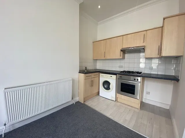 Alhambra Road, Southsea, PO4, photo 3