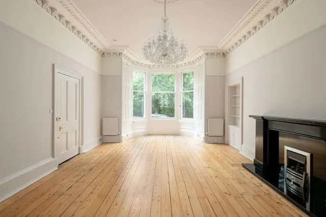 Photo 3 — Magdala Crescent, West End, Edinburgh, Midlothian, EH12 5BD