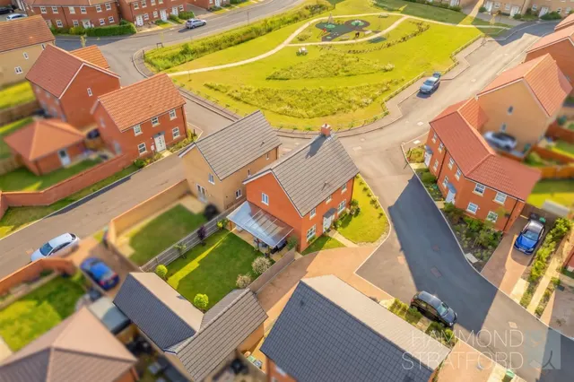 Halifax Close, Attleborough, photo 2