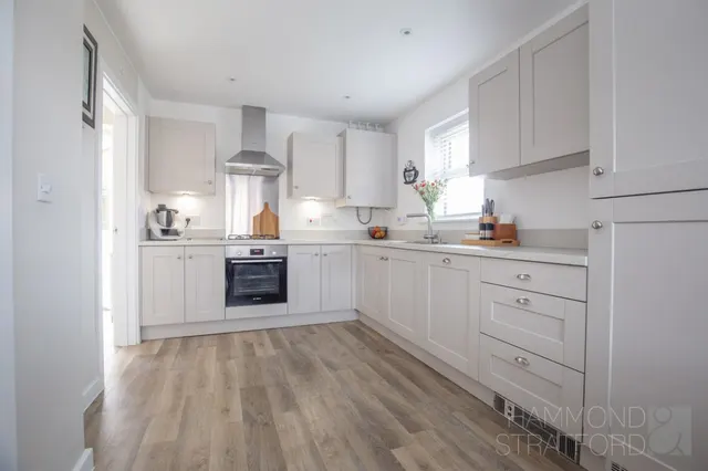 Halifax Close, Attleborough, photo 3
