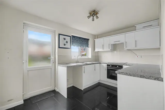 Brook Close, Long Eaton, NG10, photo 3