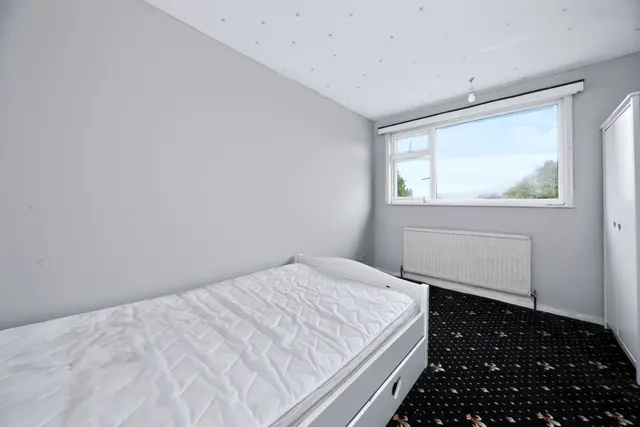 Tenby Drive, Luton, photo 3