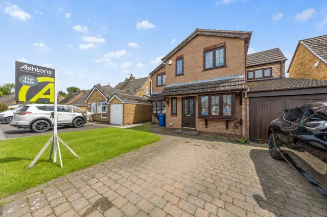 Waltham Avenue, Glazebury, Warrington, Warrington, WA3 5NL, photo 1