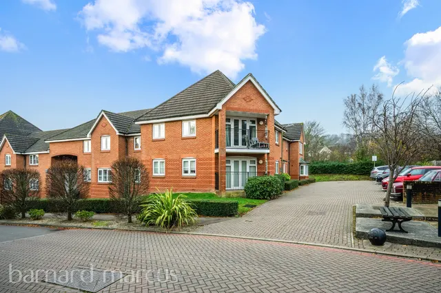 Tylehurst Drive, Redhill, photo 1