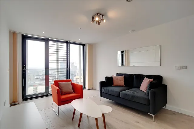 Great Eastern Road, London, E15, photo 1