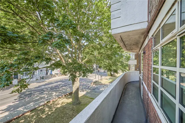 Photo 3 — Oaklands Estate, London, SW4