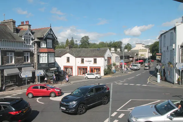 Ash Street/Queens Square, Bowness On Windermere, LA23, photo 1