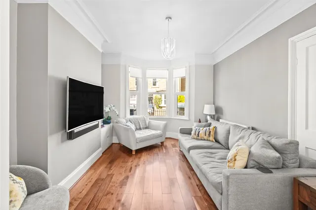 Photo 3 — Heathfield South, Twickenham, TW2 7SS