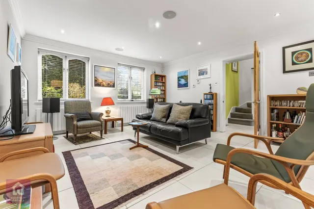 Devisdale Road, Altrincham, WA14, photo 3