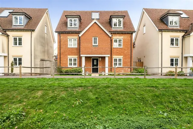 Brookfield Drive, Horley, RH6, photo 1