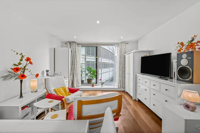 Pan Peninsula Square, London, E14, photo 1
