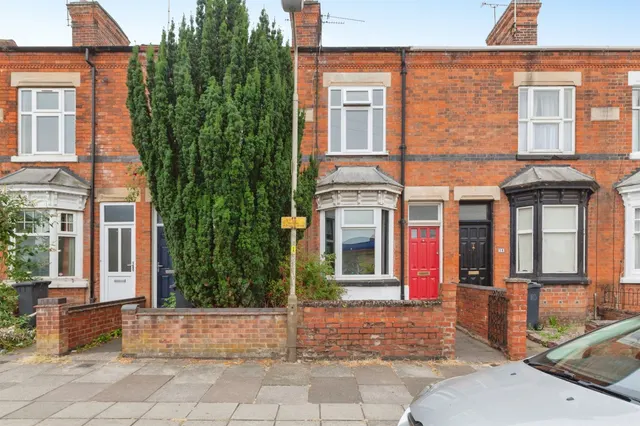 Knighton Fields Road East, Leicester, photo 1