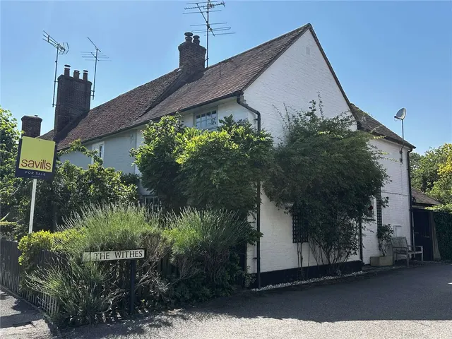 Pankridge Street, Crondall, Farnham, Surrey, GU10 5QT, photo 1