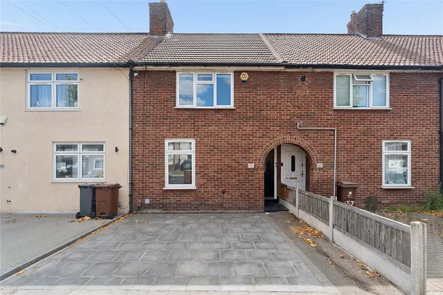Parsloes Avenue, Dagenham, RM9, photo 1