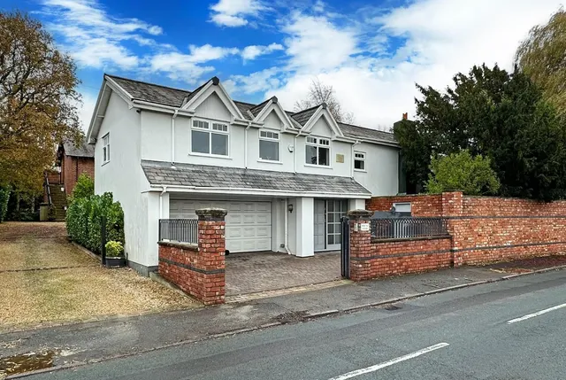 Clay Lane, Hale, Cheshire WA15 7TS, photo 1