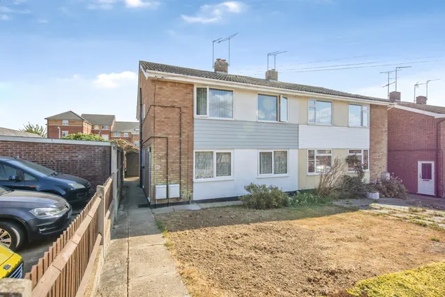 Romford Close, Colchester, photo 1