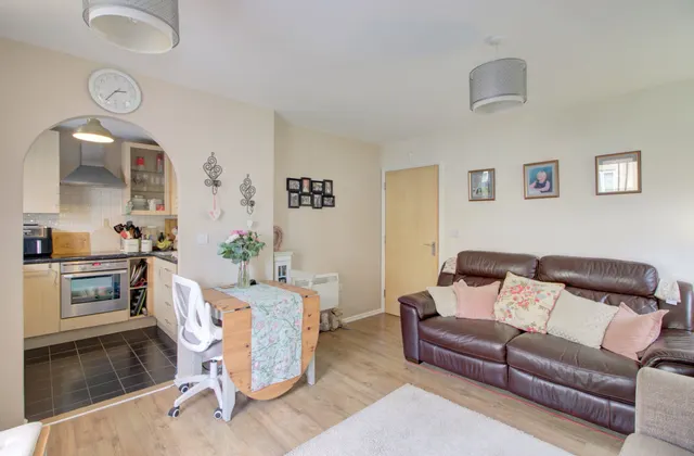 Franklyn Road, Devizes, SN10, photo 3