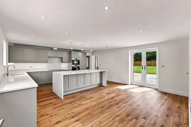 Nightingale Close, Knodishall, photo 3