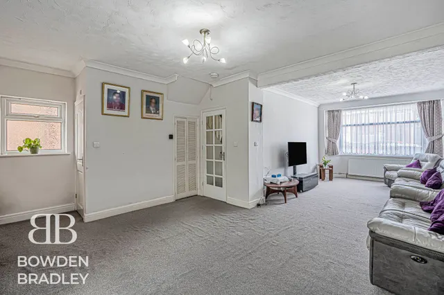 Photo 3 — Harewood Drive, Clayhall, IG5