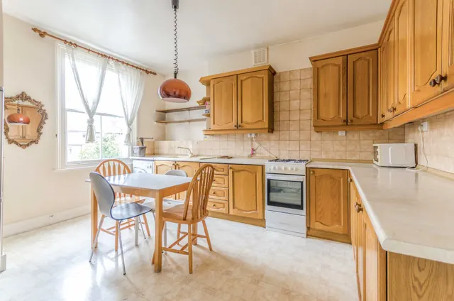 Photo 2 — 23b Cardozo Road, London
