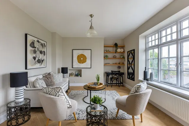Photo 3 — Edith Grove, London, SW10 0NN