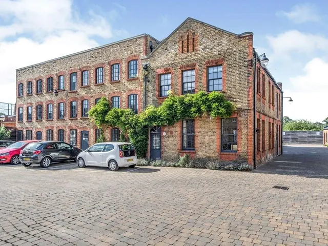 Athelstan Place, Twickenham, TW2, photo 1