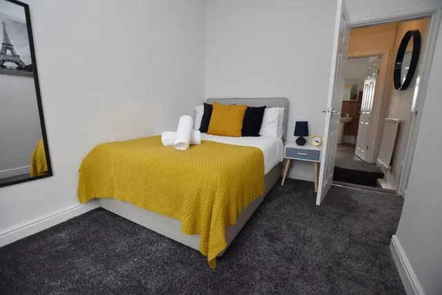 Edmond Road, S2, photo 1