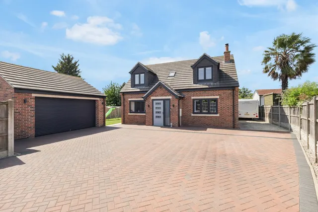 Fairfield Court, Castleford, WF10, photo 1