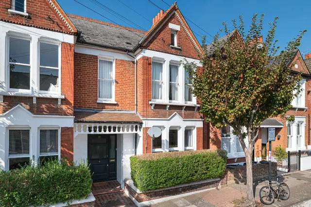 Lynn Road, London, SW12, photo 1