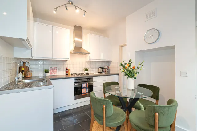 Lynn Road, London, SW12, photo 3
