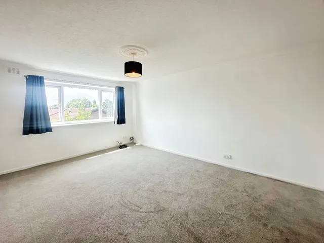 Bolton Road, Pendlebury, M27, photo 3