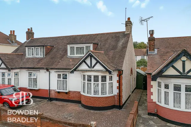 Horns Road, Barkingside, IG6, photo 1