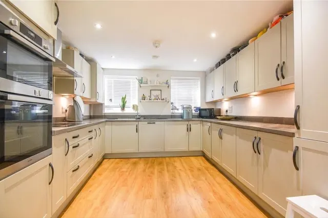 Home Straight, Newbury, RG14, photo 2