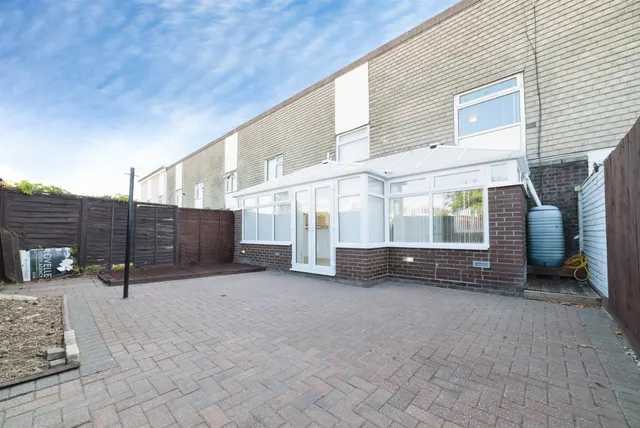 Stroud Crescent West, Bransholme, Hull, photo 1