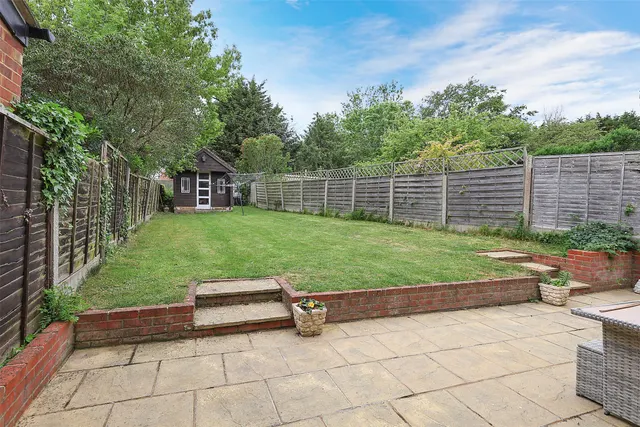 Cobham Road, Fetcham, KT22, photo 1