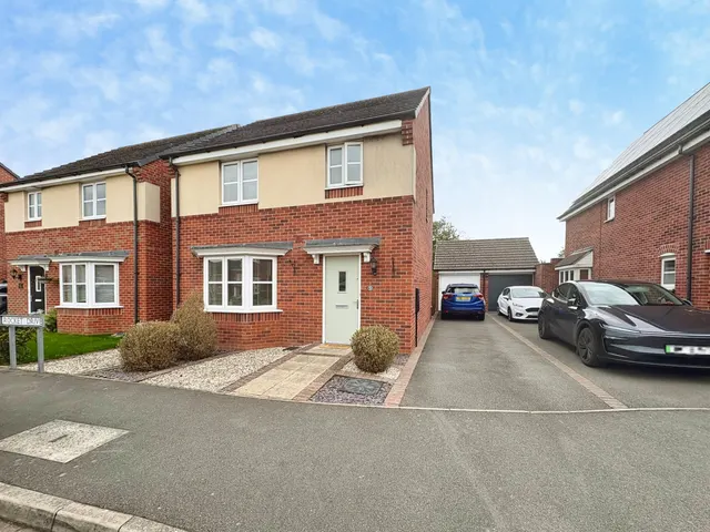 Rocket Drive, Hinckley, LE10, photo 1