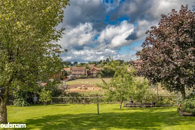 Photo 2 — Mount Road, Fairfield, Bromsgrove, Worcestershire, B61 9LW