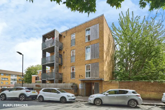 Grantham Road, London, E12, photo 1