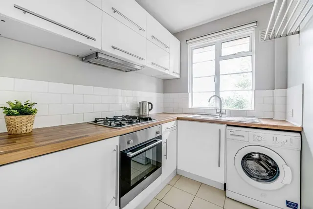 Leigham Court Road, SW16, photo 1