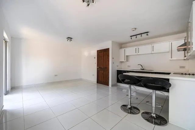 Hollybush Lane, Burghfield Common, RG7, photo 3