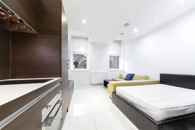 Photo 2 — Albany House, London