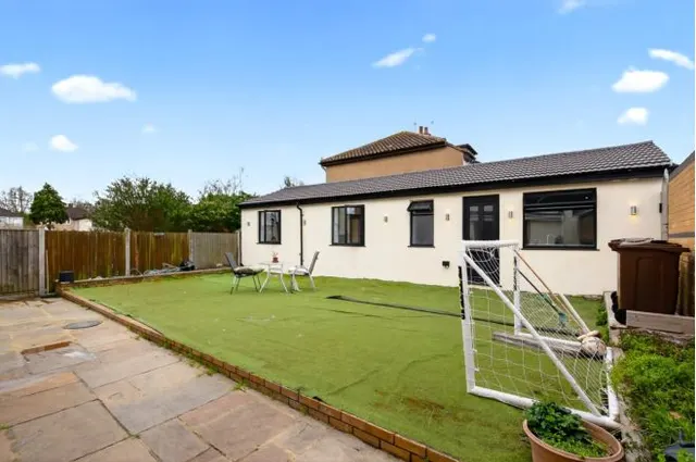 Eastbrook Drive, Romford, RM7, photo 3