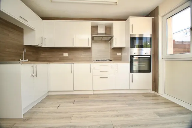Photo 2 — Hornbeam Road, Cumbernauld, G67 3NG